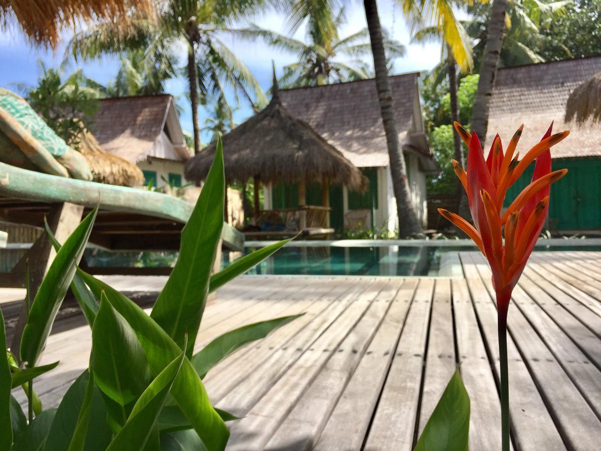 Captain Coconuts Gili Air Exterior photo